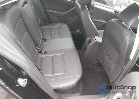 2017 Volkswagen Jetta 1.4T Se z USA, uszkodzony, nr VIN 3VWDB7AJ7HM323768